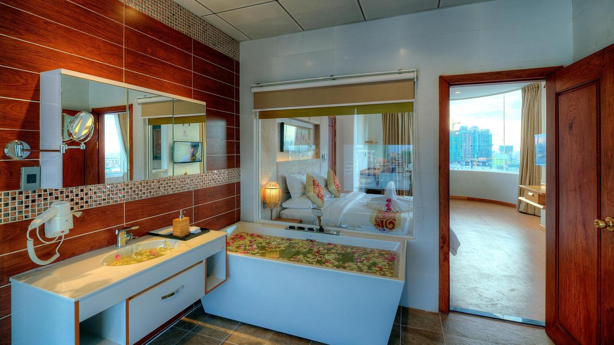 Hotel Orussey One Hotel & Apartment 4*