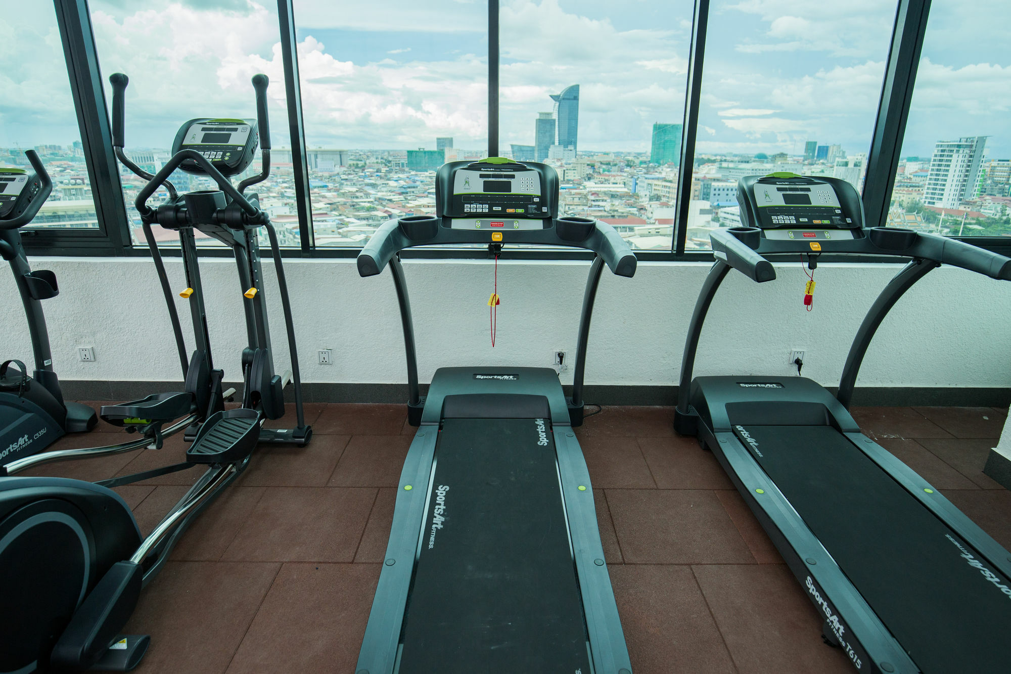 Orussey One Hotel & Apartment Hotel 4*
