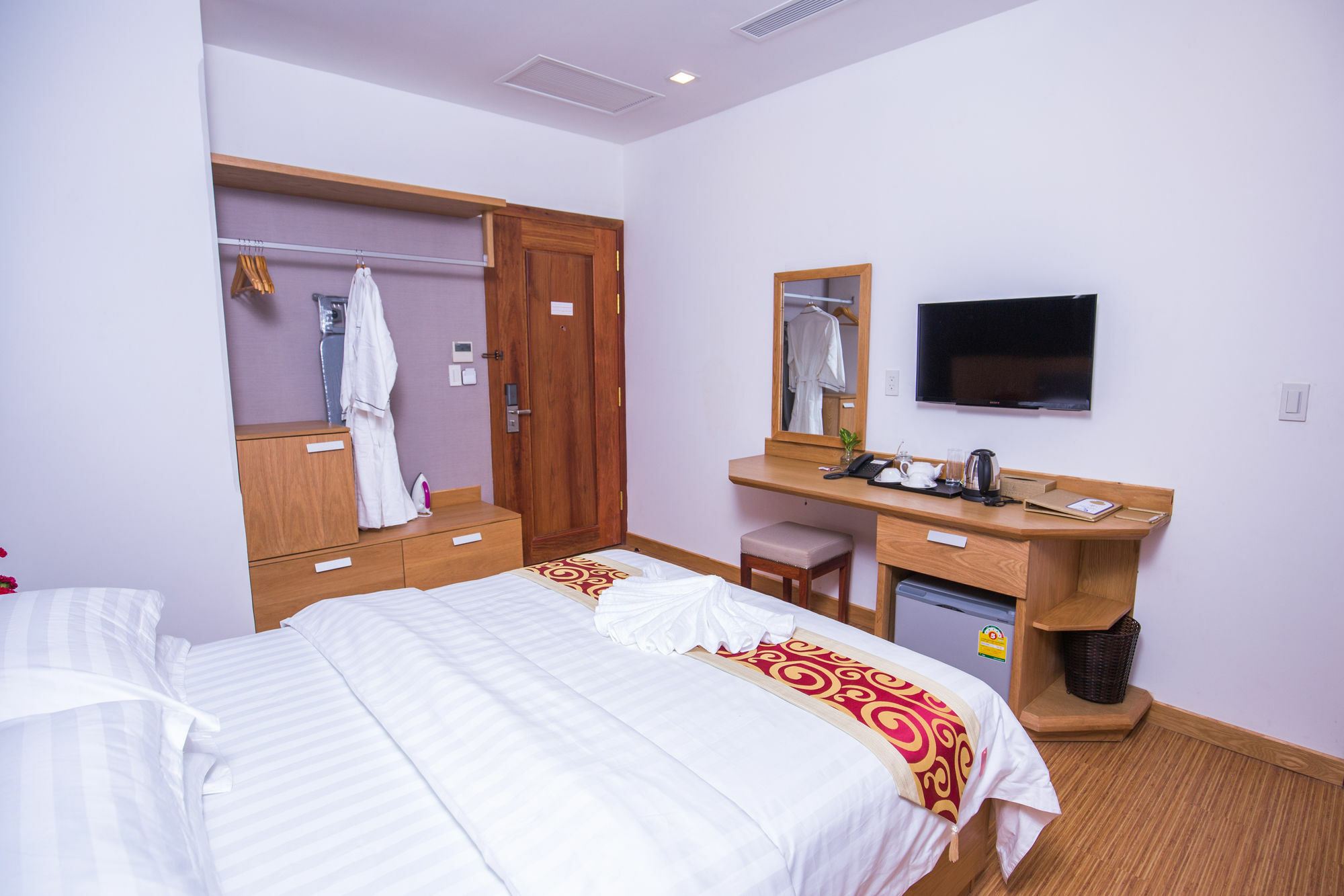 Orussey One & Phnom Penh